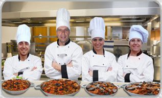 Equipo de cocineros pa ella y pa todos