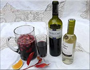 Sangría para acompañar la paella